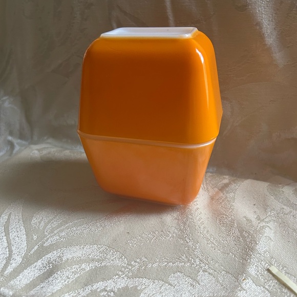 Pyrex Orange Pair of Vintage Pyrex dishes Pyrex Fridgies containers Pyrex EUC - Picture 11 of 11